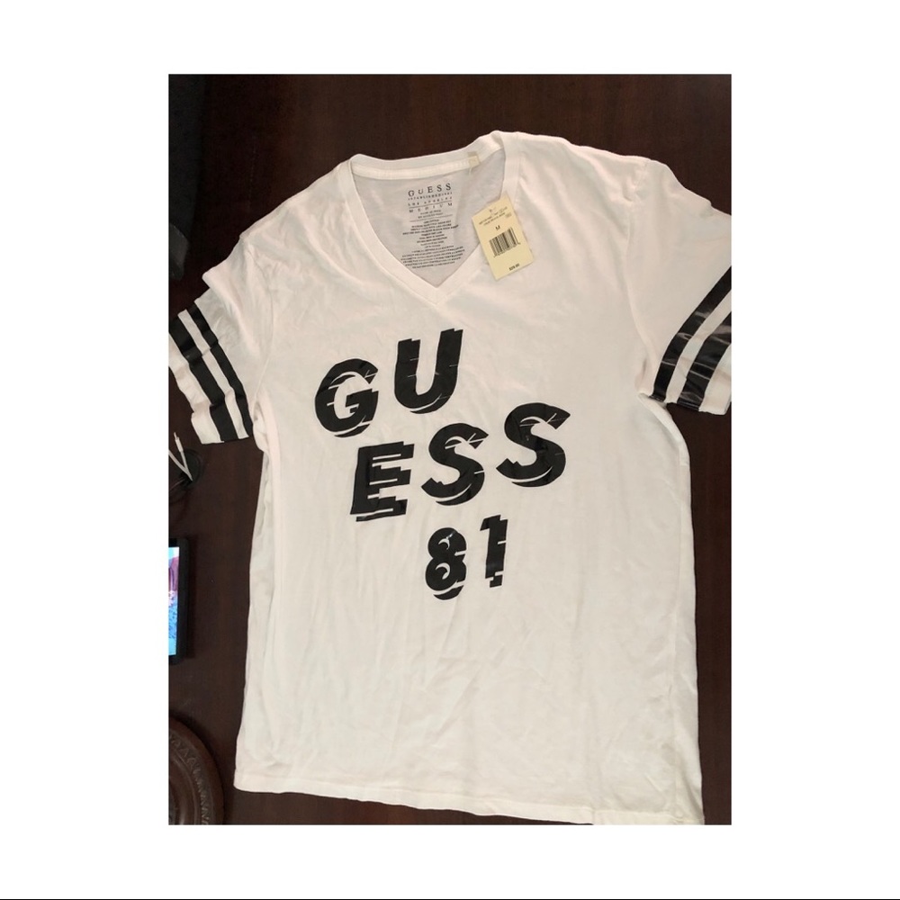 Guess men T shirt (New)